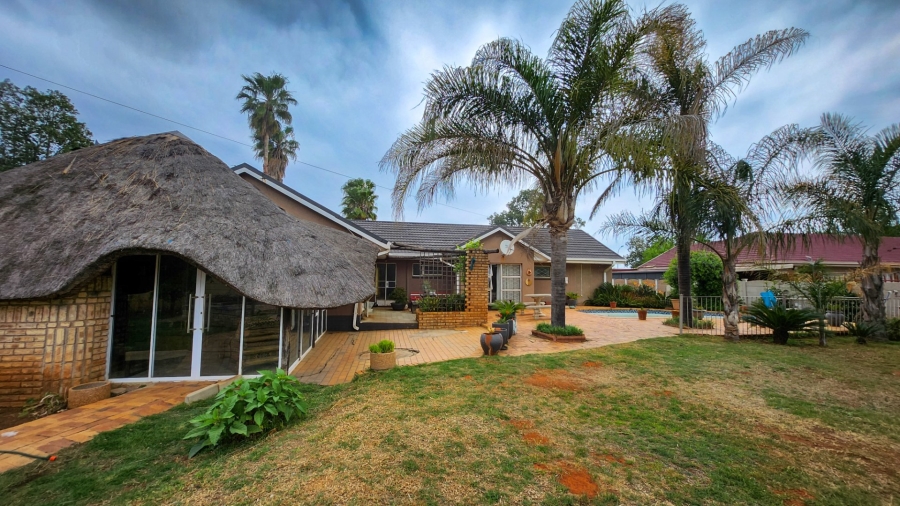 4 Bedroom Property for Sale in Stilfontein Ext 4 North West